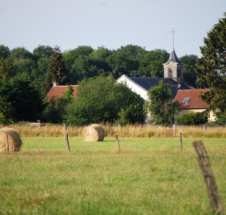 Image vue village et champ